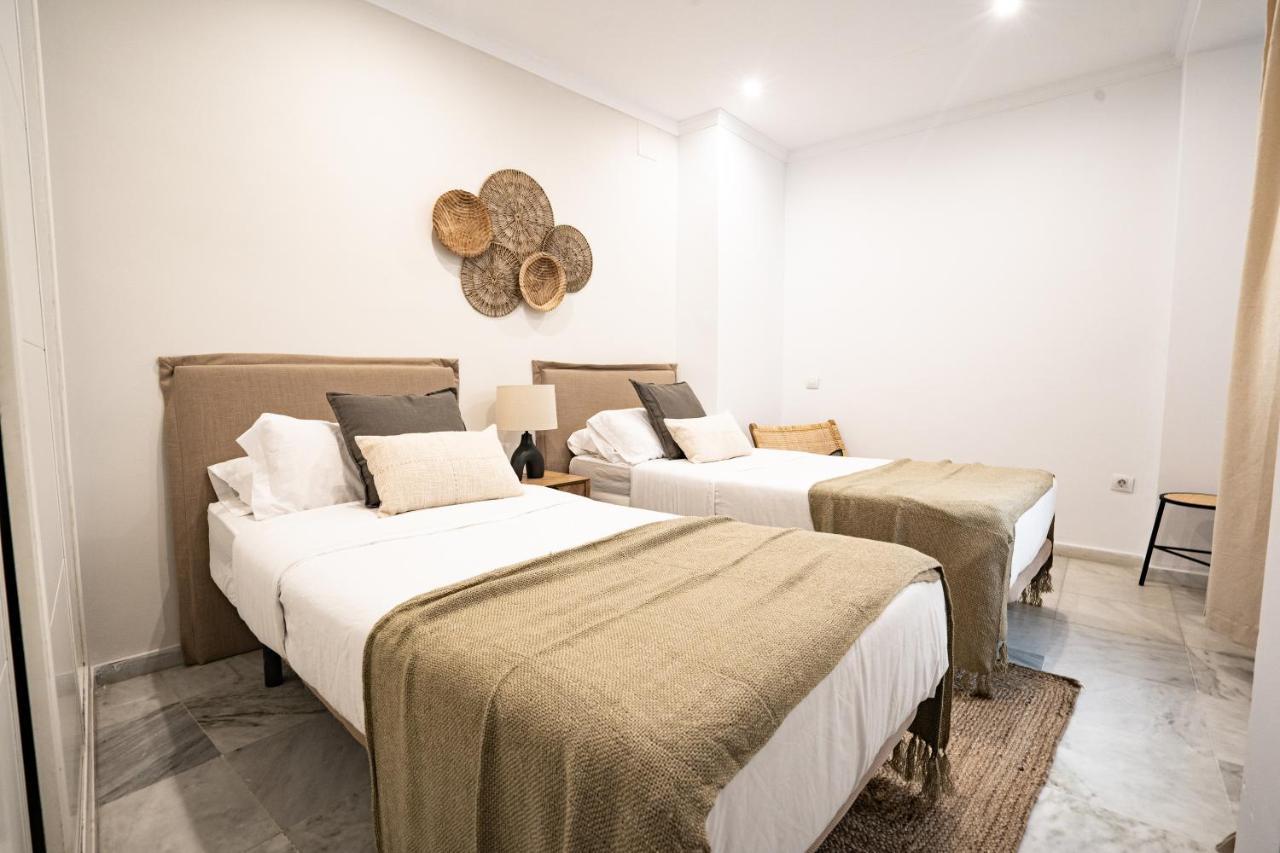 Stay U-Nique Apartments Plaza Constitucion มาลากา ภายนอก รูปภาพ