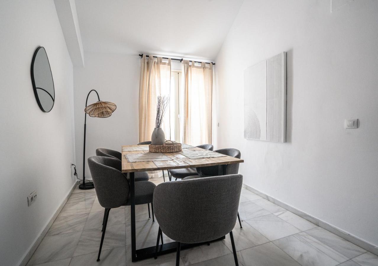 Stay U-Nique Apartments Plaza Constitucion มาลากา ภายนอก รูปภาพ