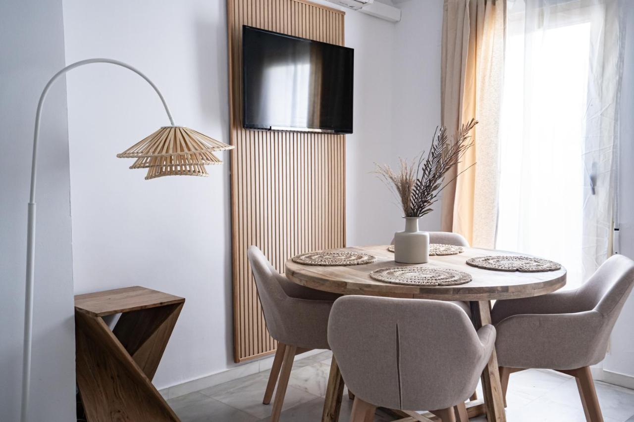 Stay U-Nique Apartments Plaza Constitucion มาลากา ภายนอก รูปภาพ
